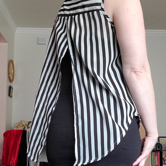 Forever 21 set of 2 button blouses - Picture 6 of 9